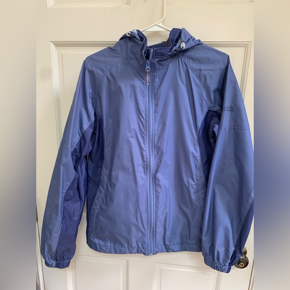 Columbia rain jacket, womens, size M, adjustable waist, interior pockets